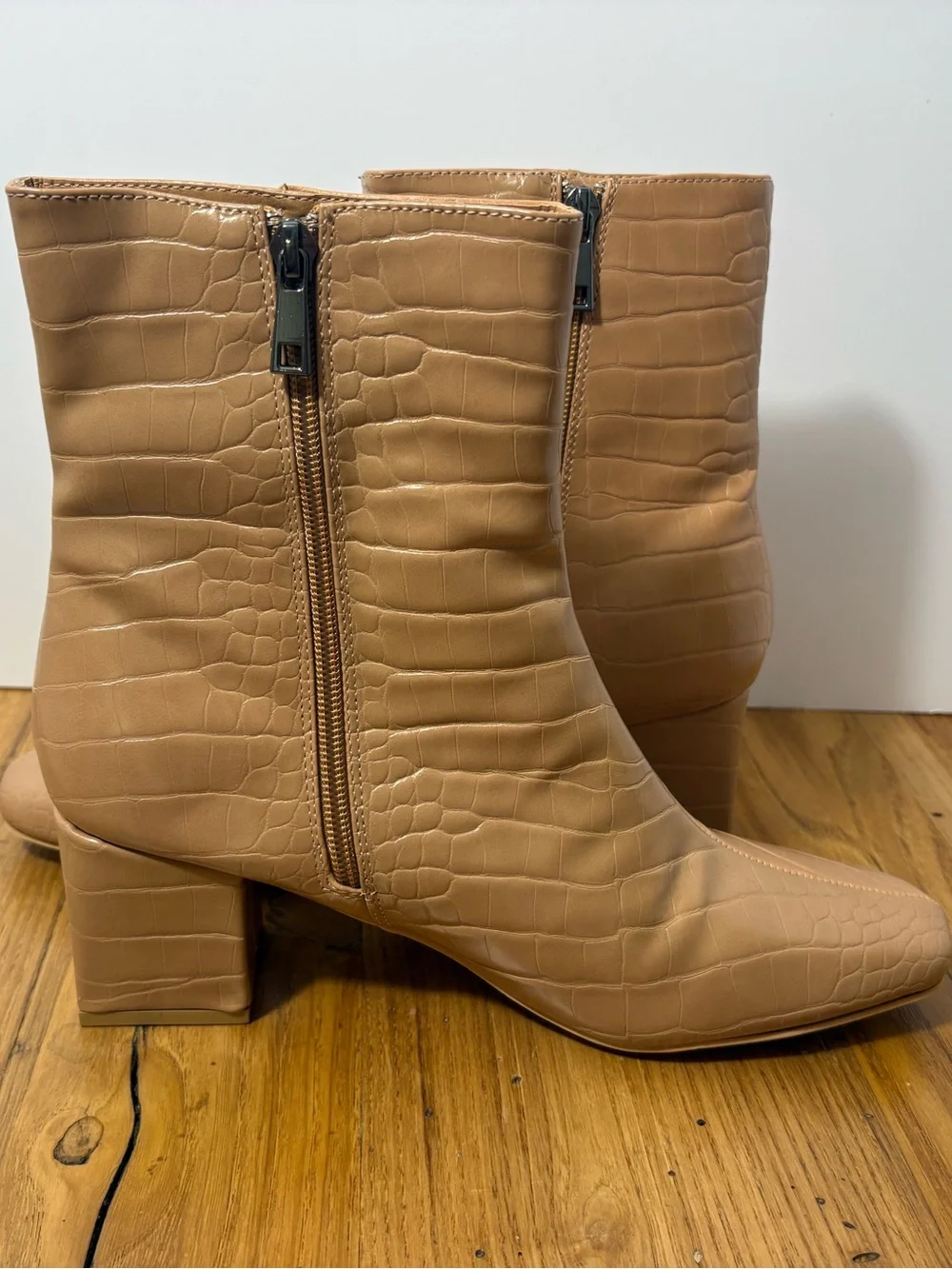 French Connection || Tan Crocodile Embossed Ankle Boots Block Heel Sz 9